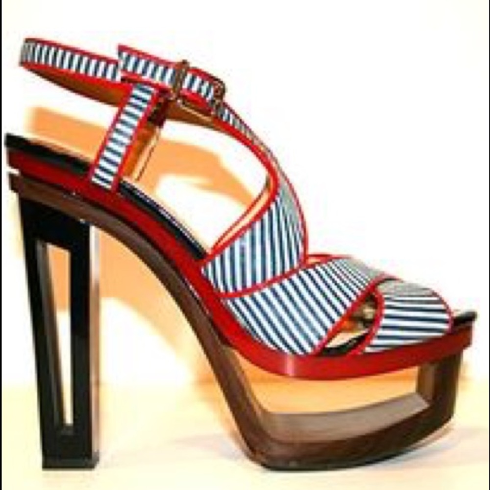 Gianni Bini Platform Heels