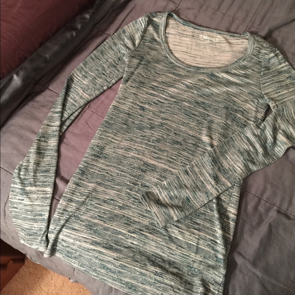 Great basic long sleeve tee