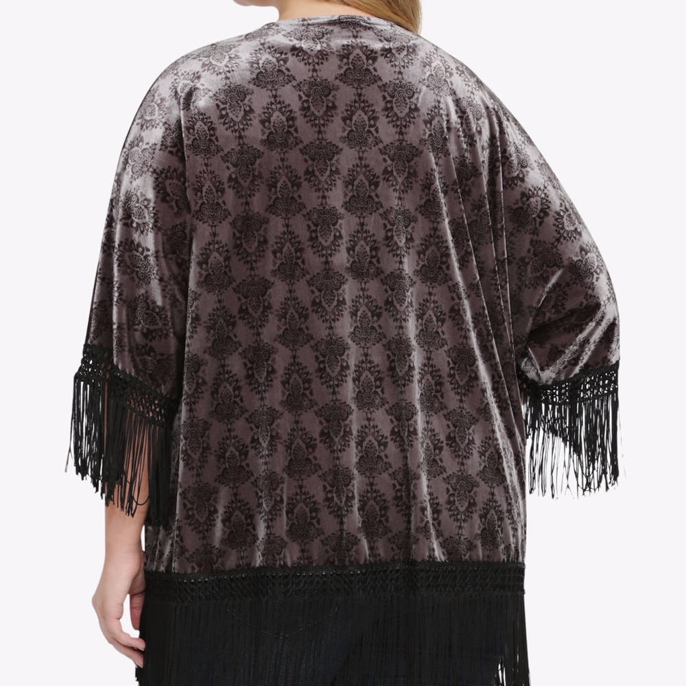 TORRID Gray Velvet Fringe Kimono Size 2/3 - Picture 3 of 8