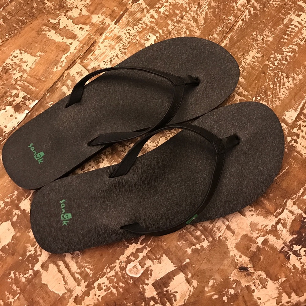EUC Sanuk flip flops