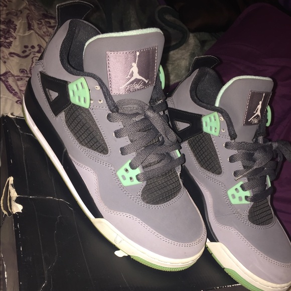 Jordan retro 4s "green glow" - Picture 2 of 5