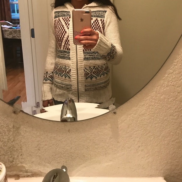 HOLLISTER SWEATER size small - Picture 2 of 3