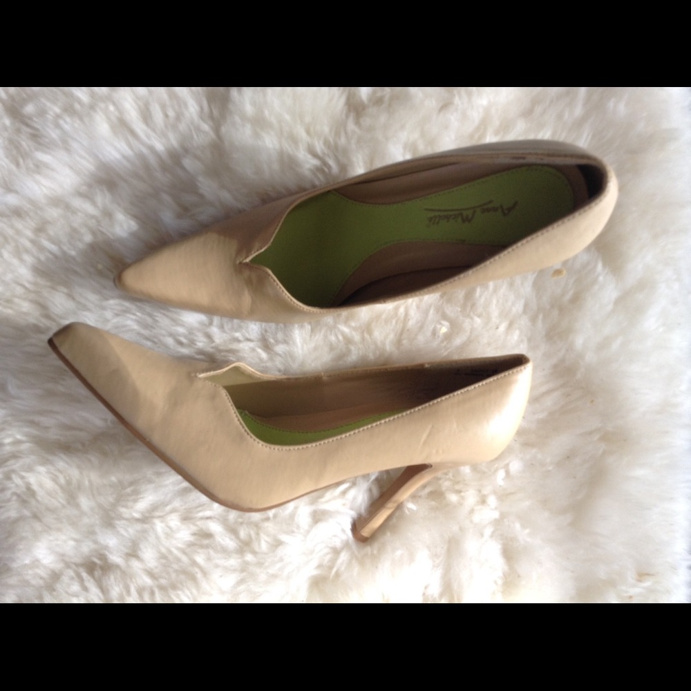 Beige heels
