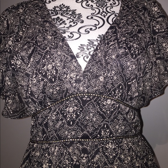 Stunning GUESS Dress!! - Picture 2 of 6