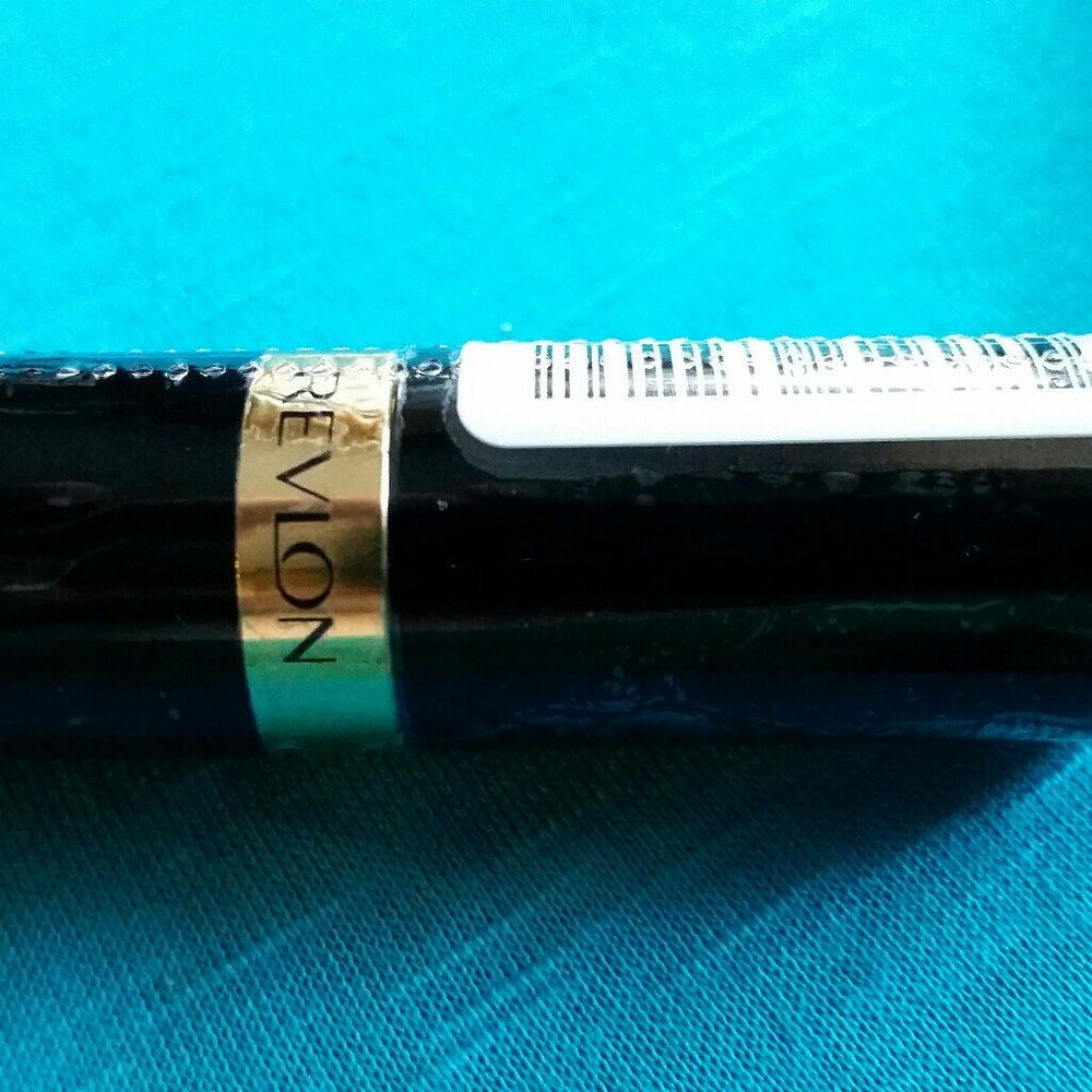 BNIB Revlon in Rosedew #407