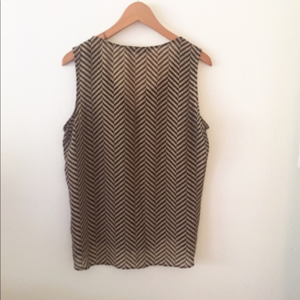 Chevron V-neck shell - Picture 2 of 2
