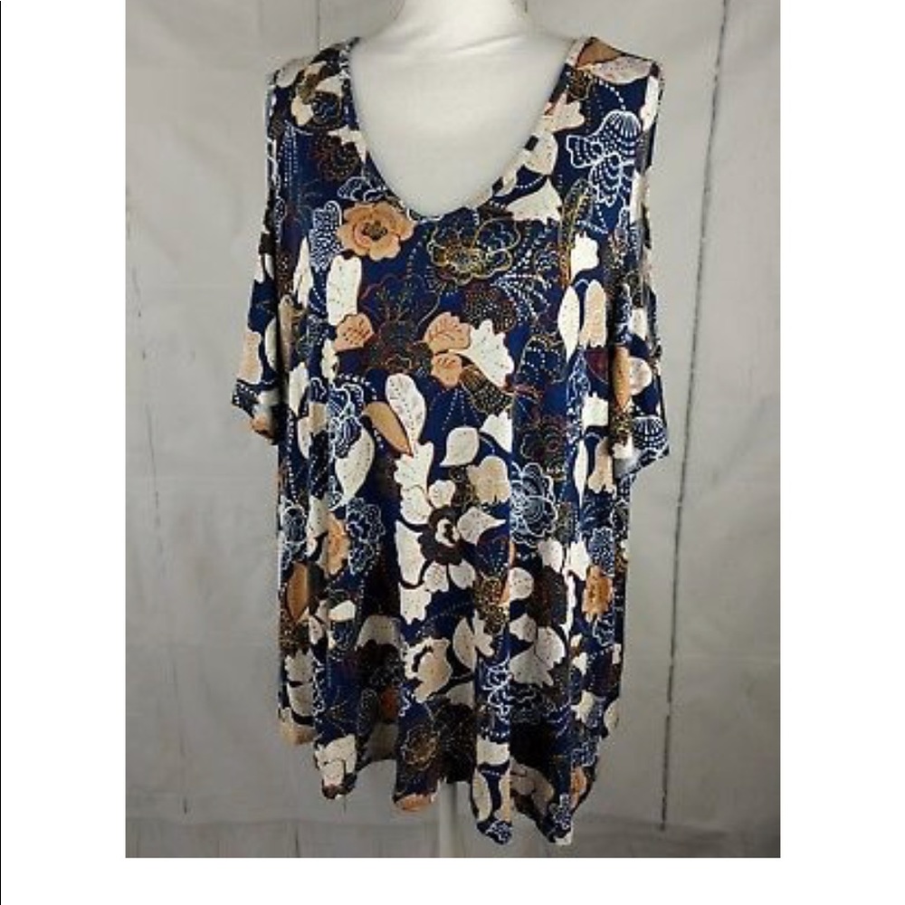 Finn & Grace Plus Size Cold Shoulder Top