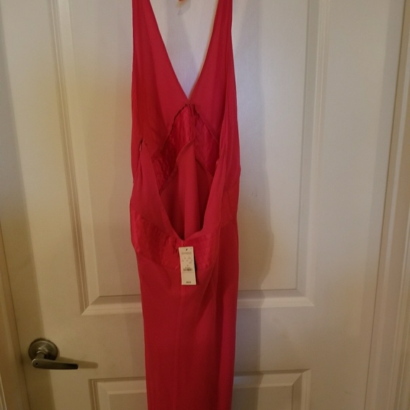 🆕️Express Hot Pink Halter Dress💕 - Picture 3 of 7