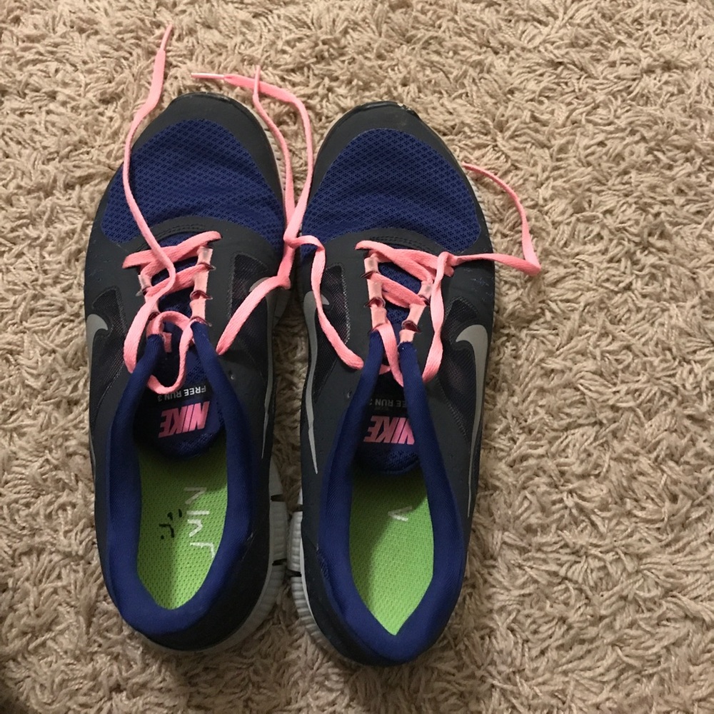 Nike free run tennis shoes!