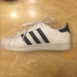 🔥Price Drop 🔥 Adidas superstars