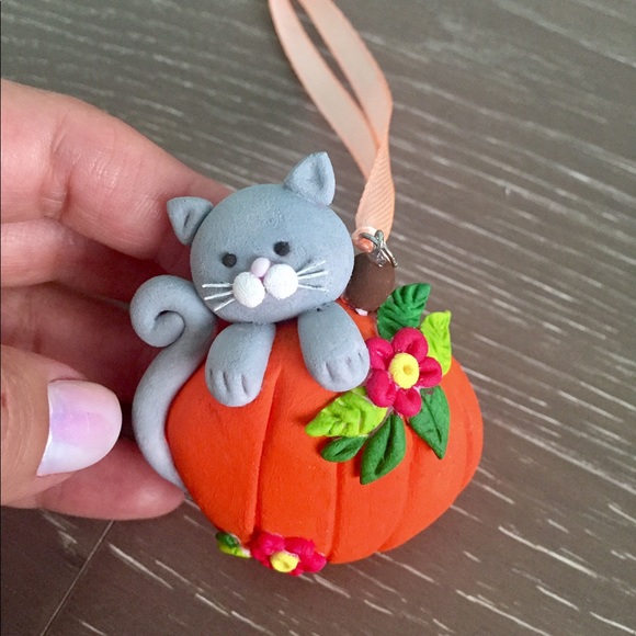 Kitty - Picture 2 of 2