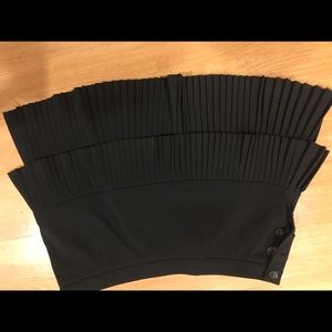 Skirt short black very cute!! Like new