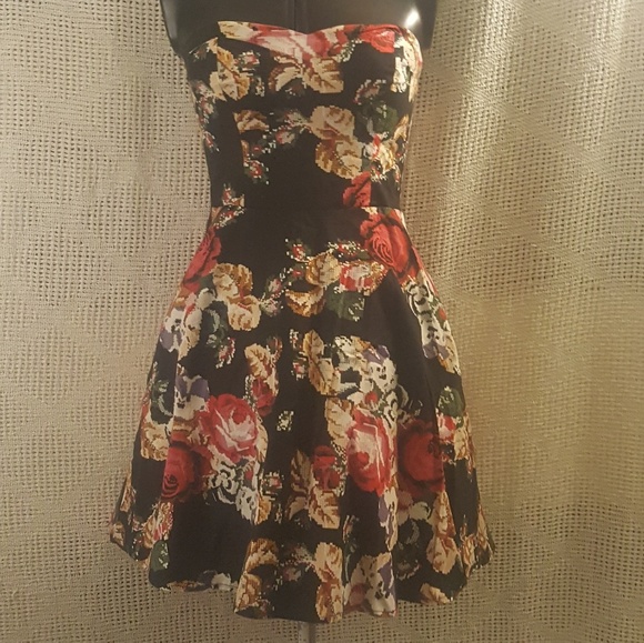 Sexy Strapless Floral Party Dress Stretchy Back - Picture 1 of 7