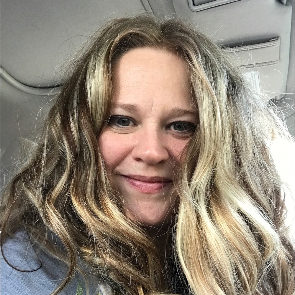 Meet your Posher, Courtney