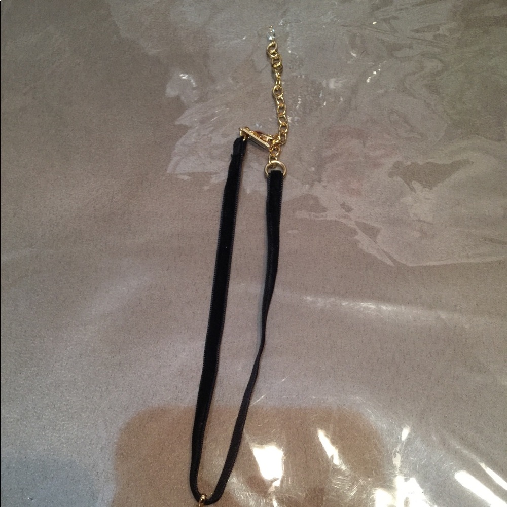 Black choker with tassel - Picture 2 of 2