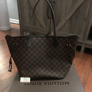 Sold ❤️Louis Vuitton Neverfull MM