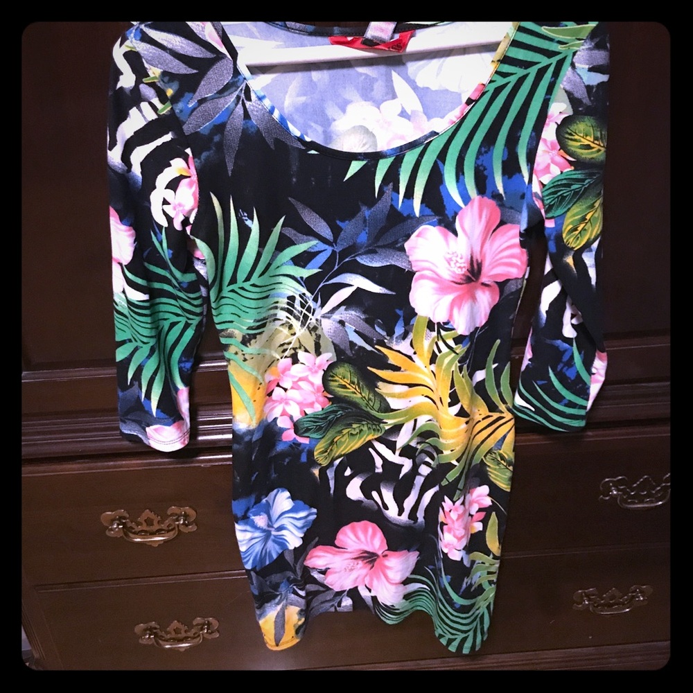 Mimi Dress long sleeve. Great for Miami