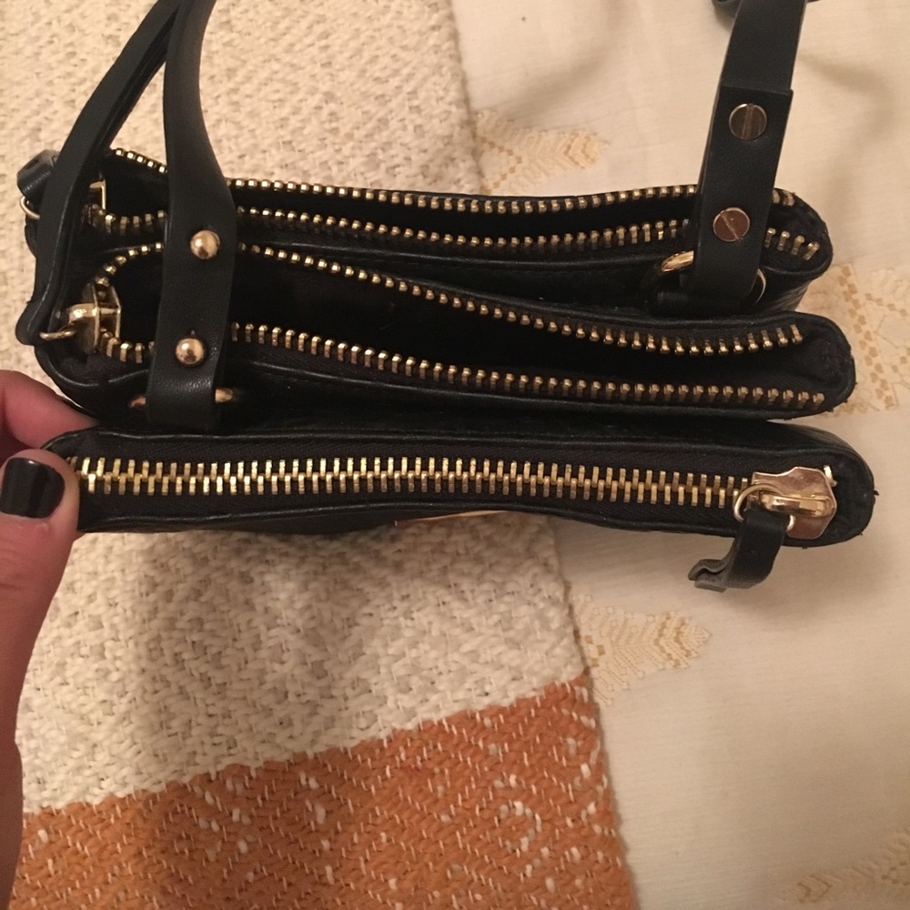 Black leather crossbody - Picture 2 of 3