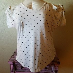 Cold Shoulder heart print t-shirt