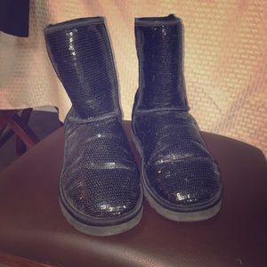 BARLEY WORN BLACK UGGS