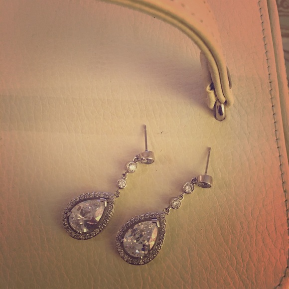 Crystal Drop Earrings - Picture 1 of 2