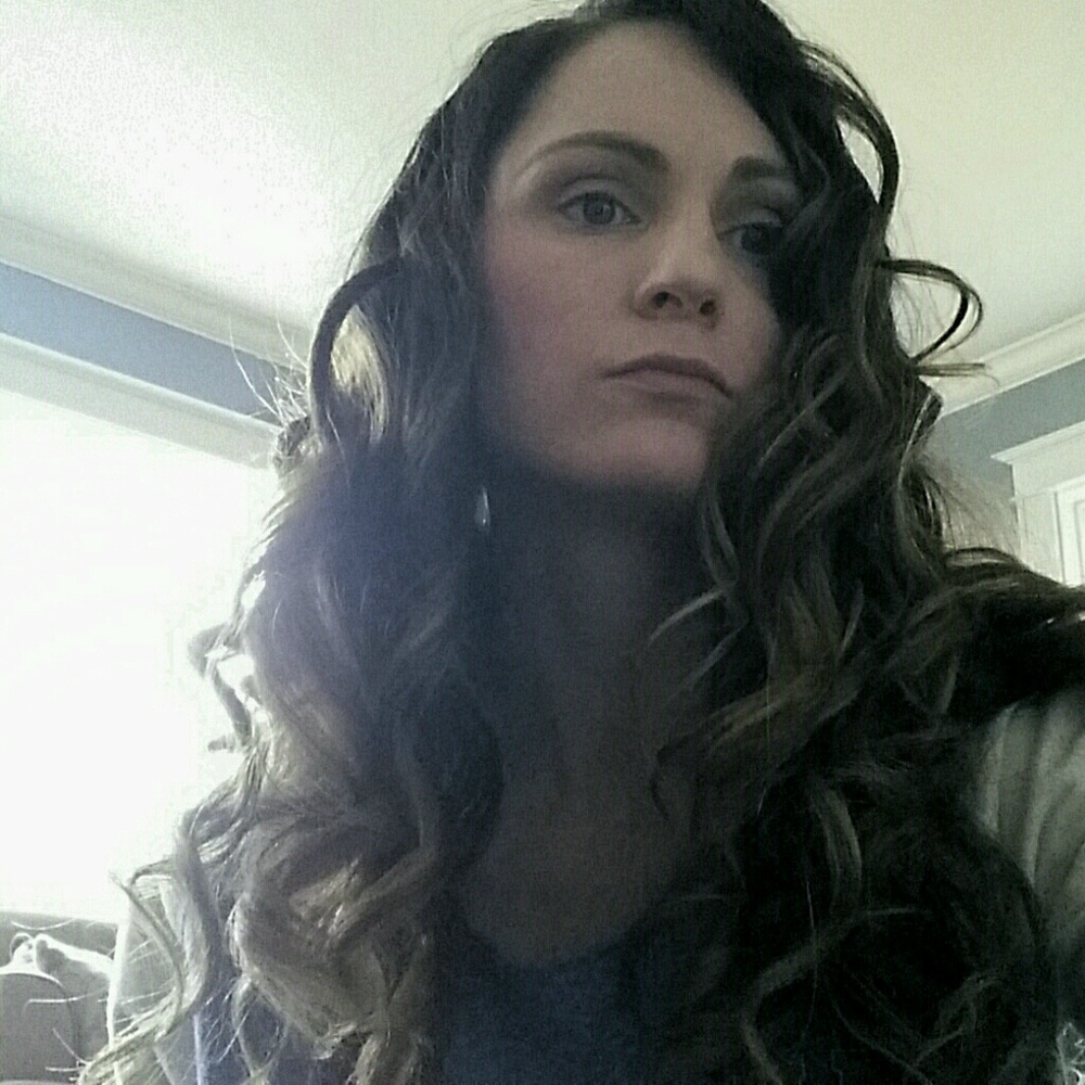 Meet your Posher, Crystal