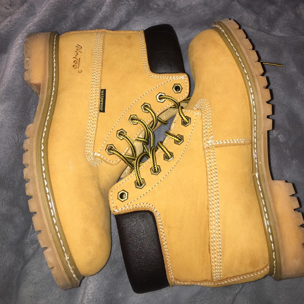 Brand new work boots "timbs" only wore once! Men's