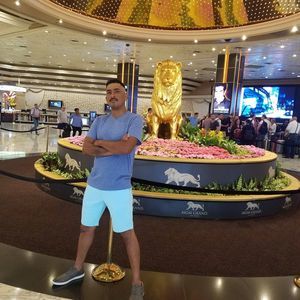 Meet your Posher, Rene