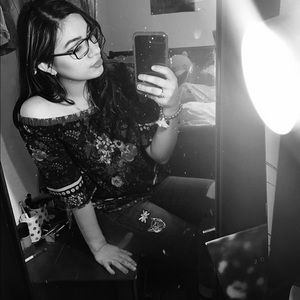 Meet your Posher, Roxana