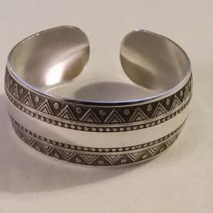 Bangle. (NWOT) Bangle. (NWOT)