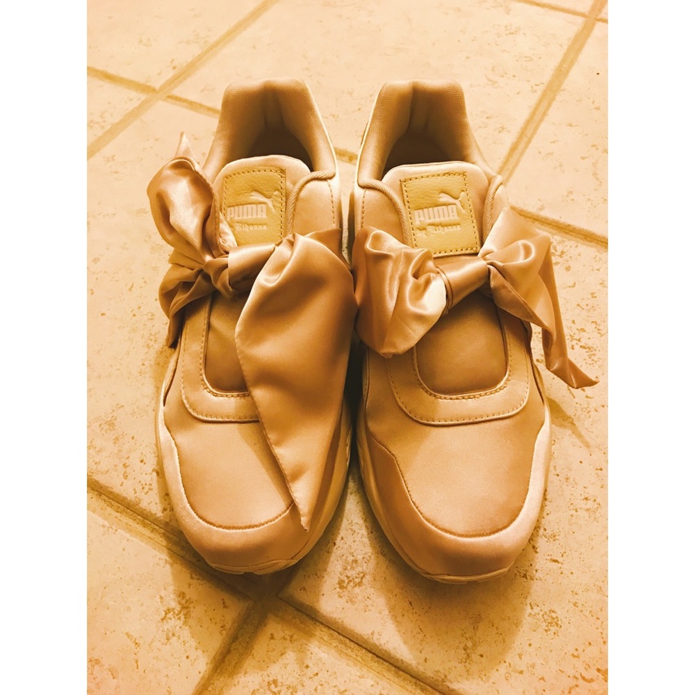 FENTY Puma Bow Sneaker Pink Tint Size 10