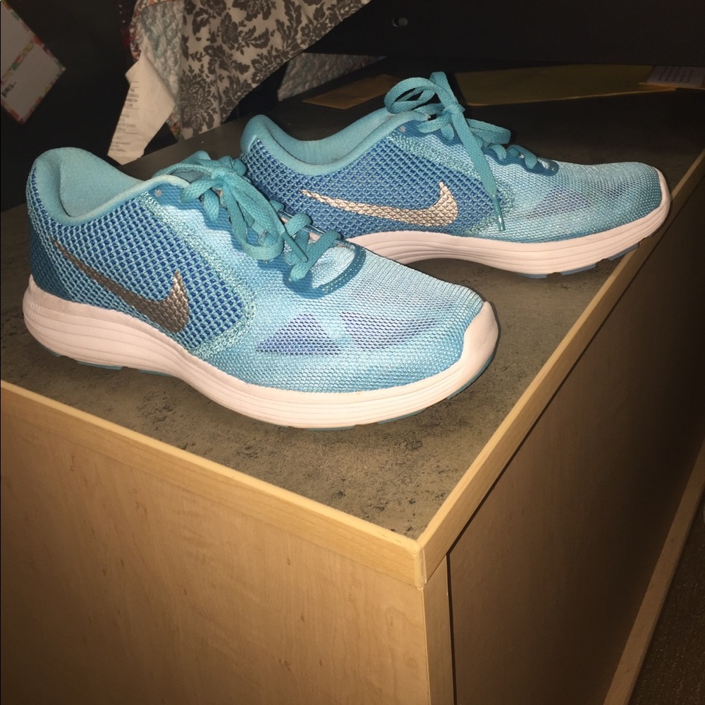 Nike Revolution 3