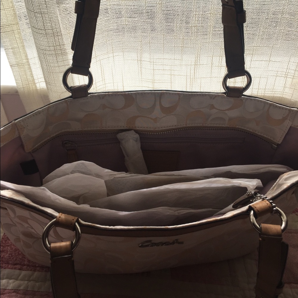Brand NWT Authentic Coach Tote Bag - Picture 5 of 7