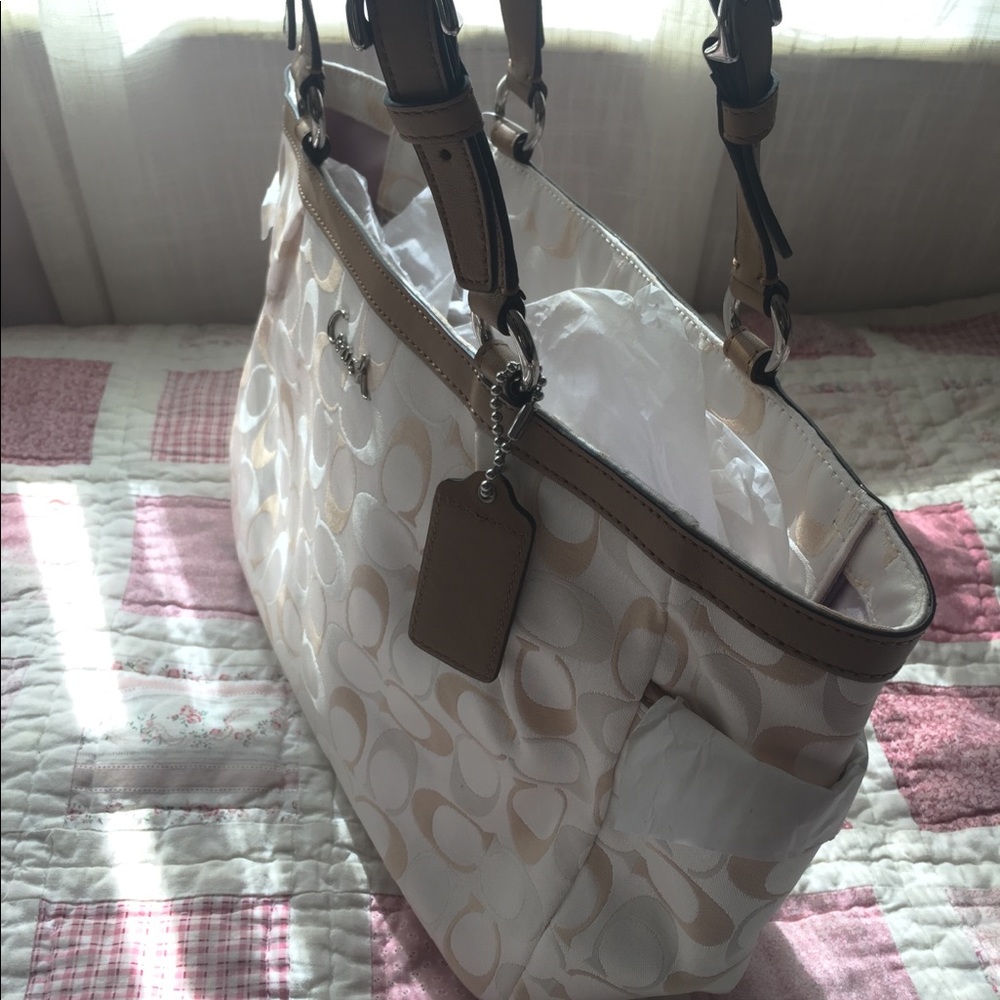 Brand NWT Authentic Coach Tote Bag - Picture 6 of 7