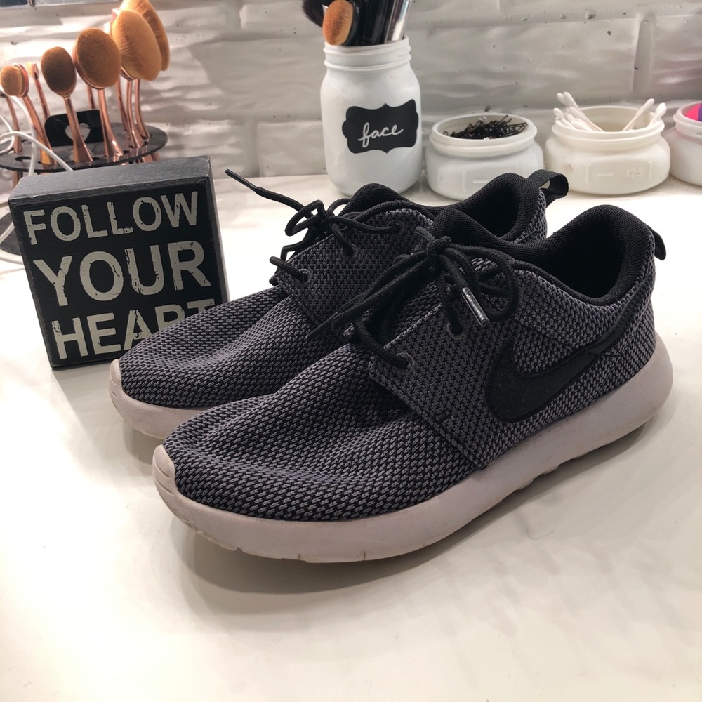 HEATHER GREY NIKE ROSHE 👟