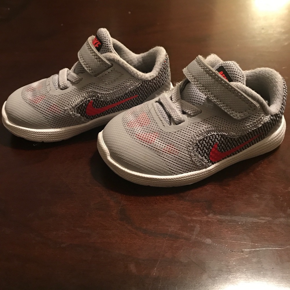 Nike Revolution 3
