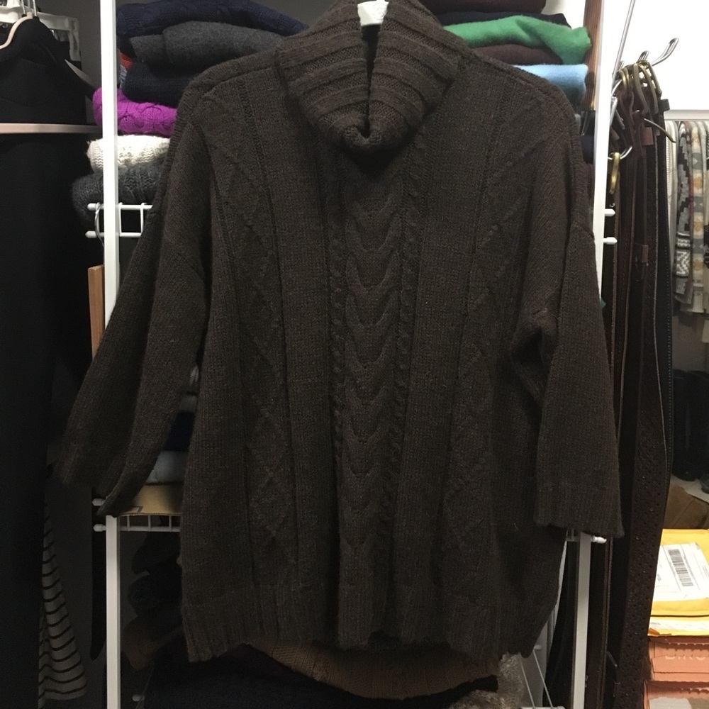 Banana republic cableknit sweater size XS/S.