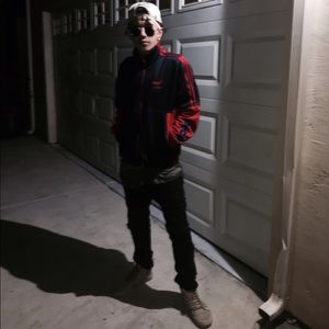 Meet your Posher, Adan