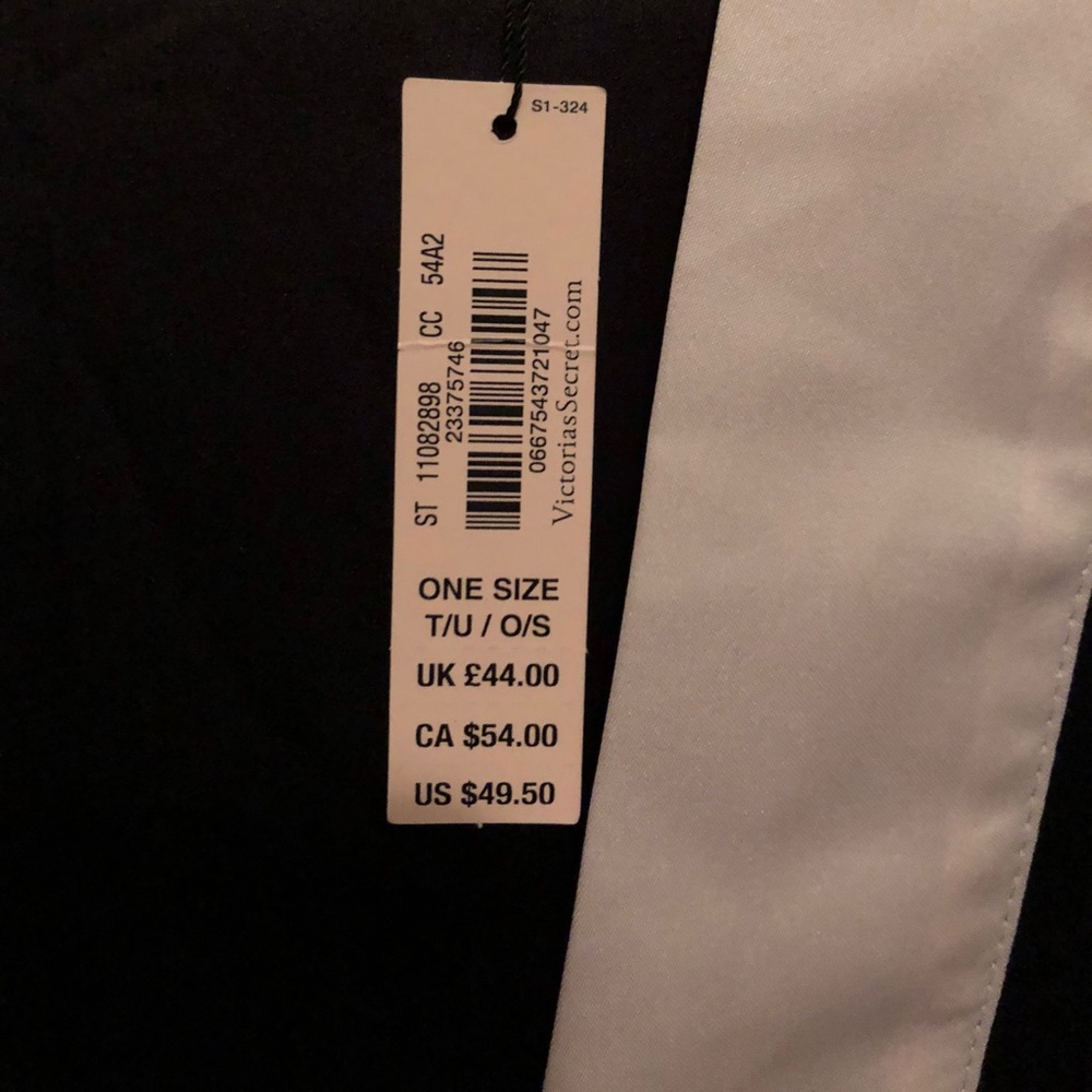 Victoria Secret robe - Picture 2 of 3