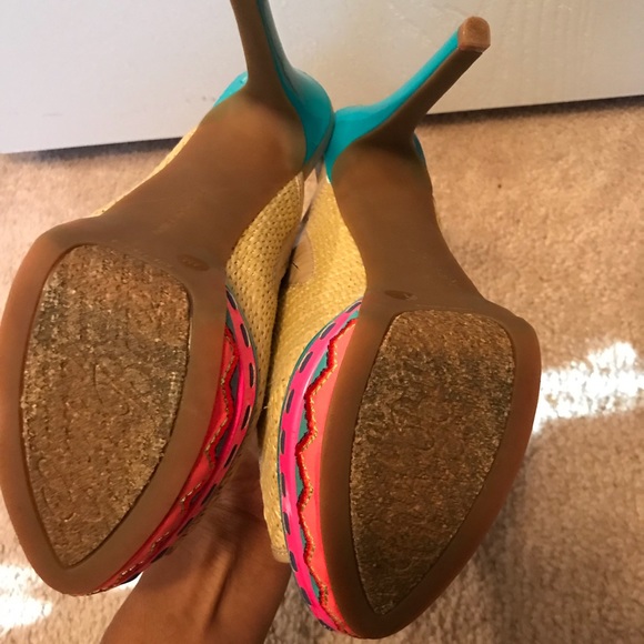 Heels - Picture 2 of 2