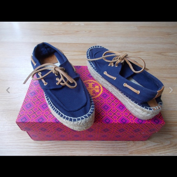 tory burch boat shoes