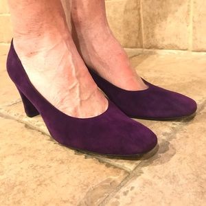Bruno Magli square toed heel