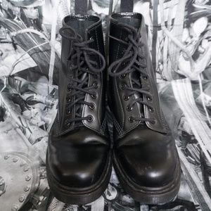 Dr. Martens Leather Black smooth boots MONO 1460