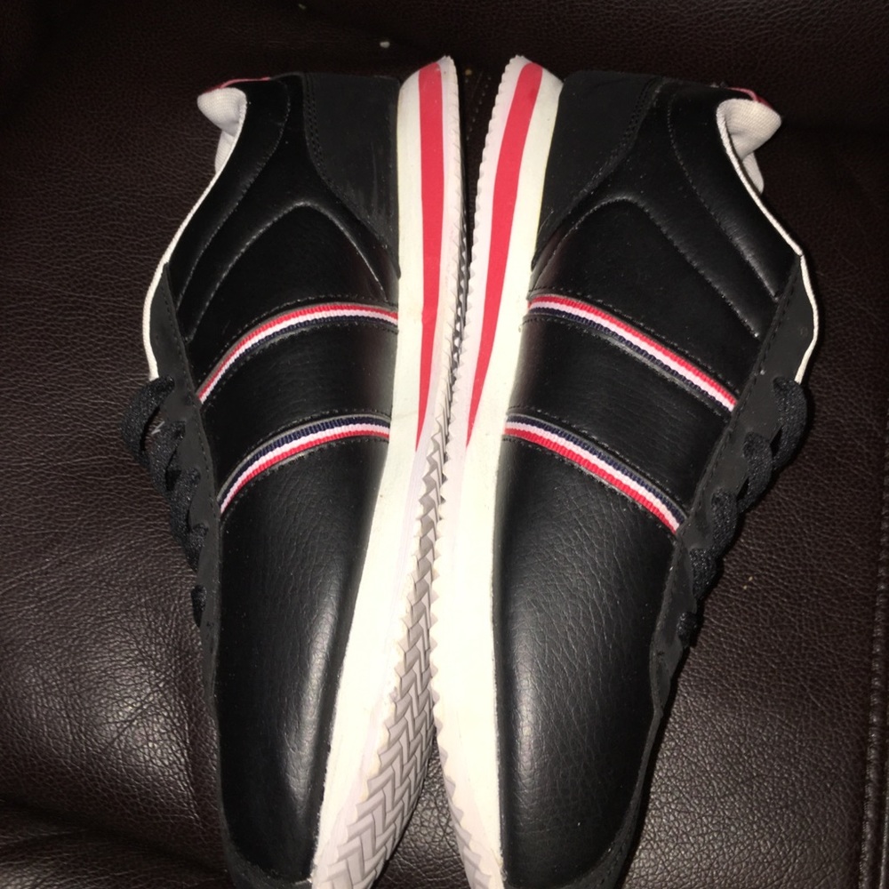 New men’s polo shoes size 9.5 black and red