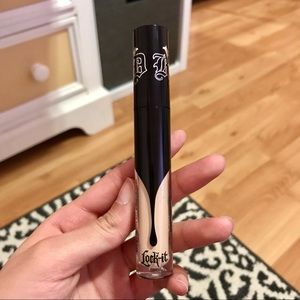 Kat Von D Lock It Concealer Creme