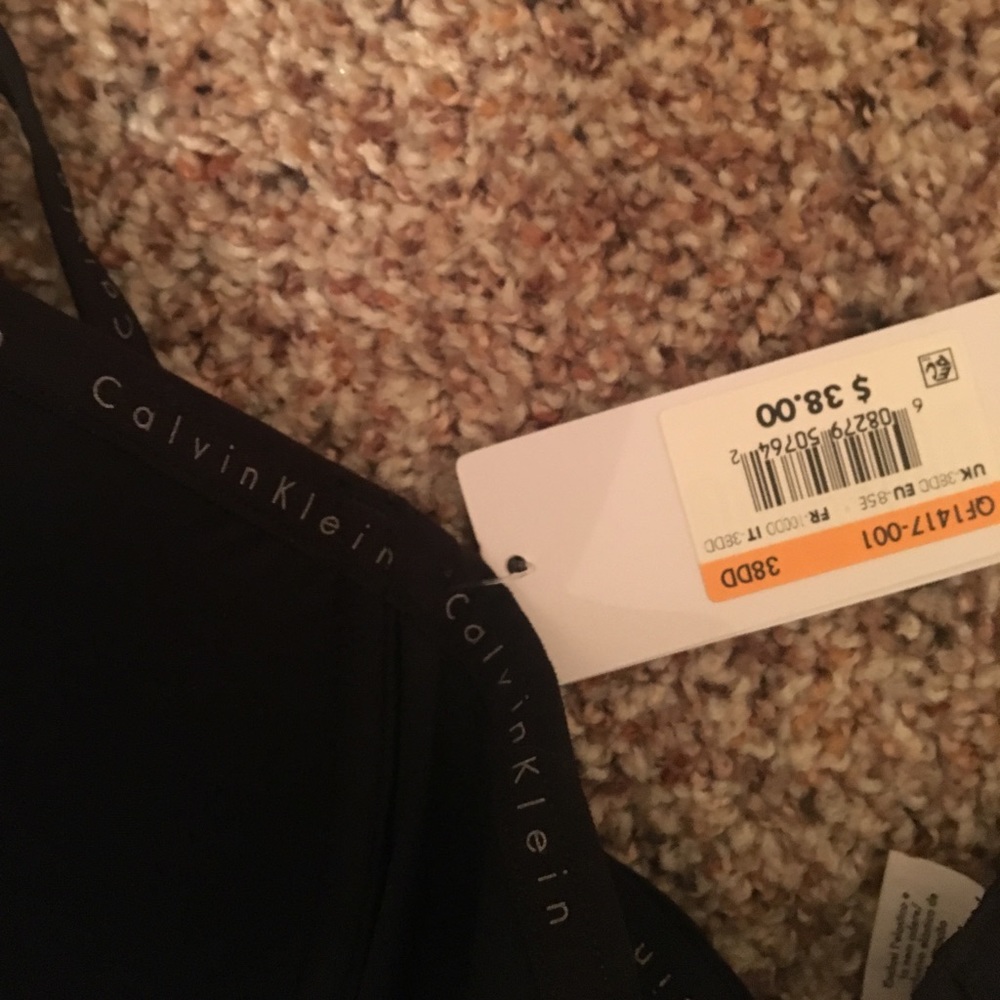 Calvin Klein NWT tshirt bra lightly lined