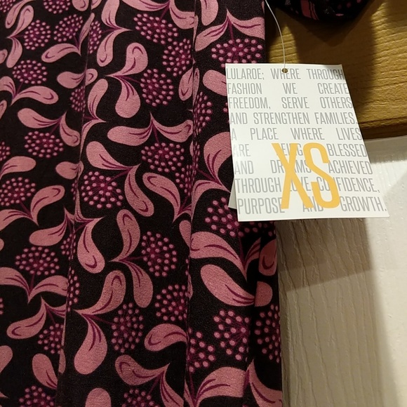 🆕 LuLaRoe Classic T NWT - Picture 2 of 4