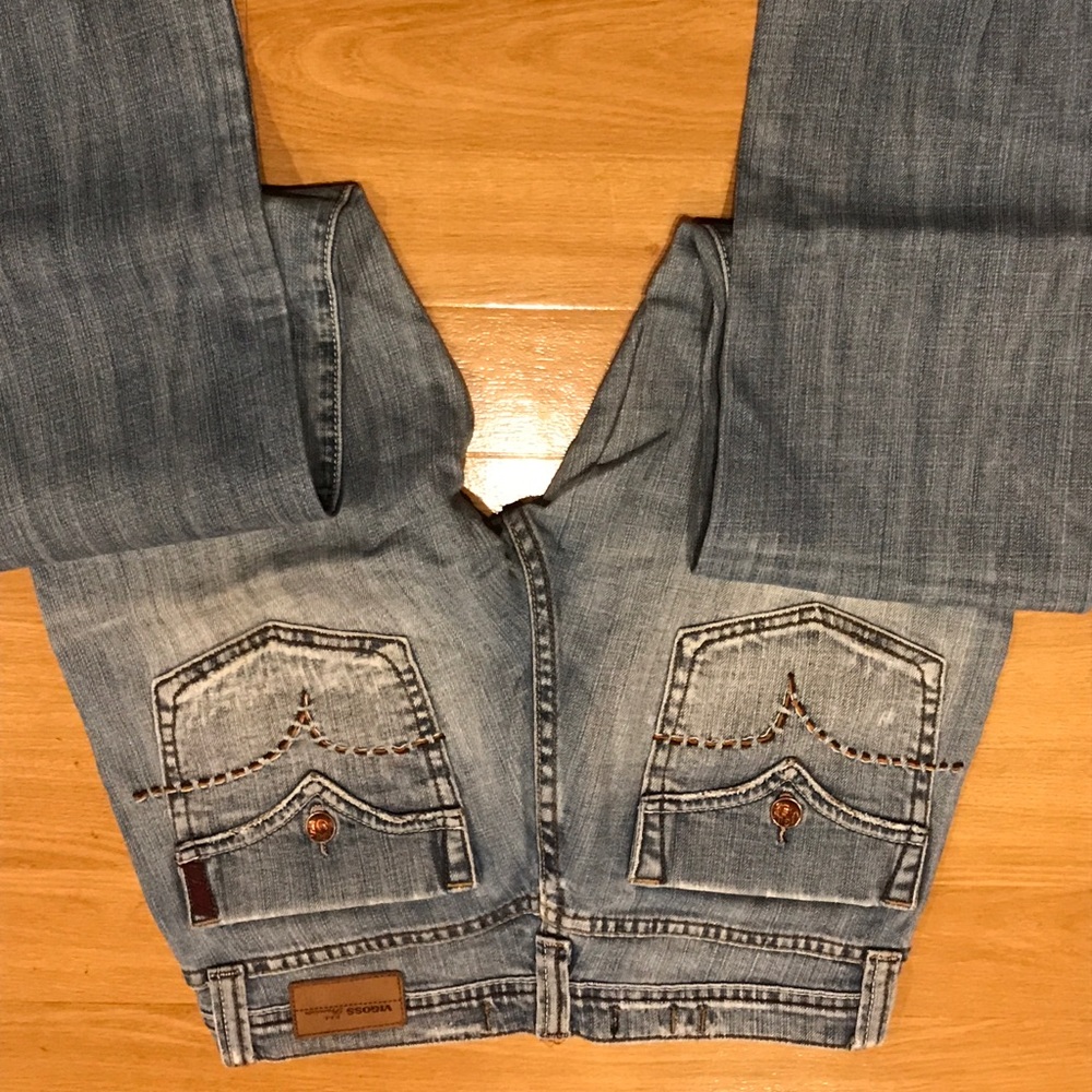 Jeans full of character light faded blue jean