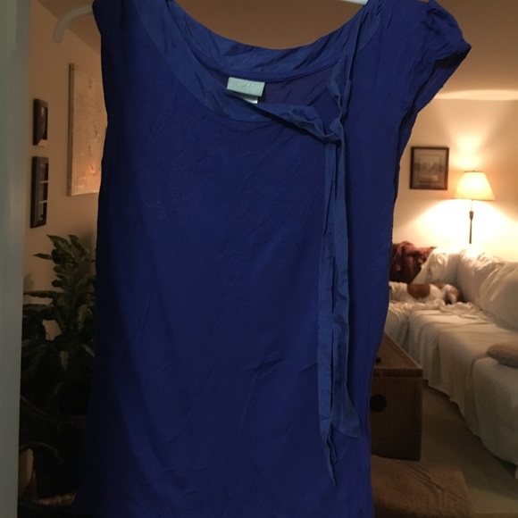 Top - Picture 1 of 2