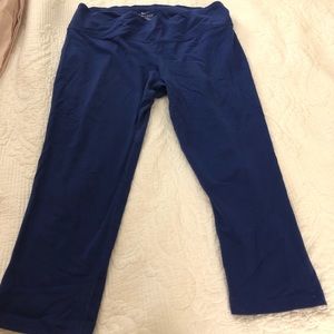 Nike Dry Fit Navy blue Capris L